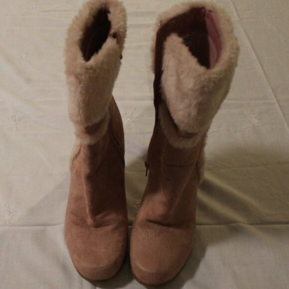 BOOTS - Picture 1 of 2